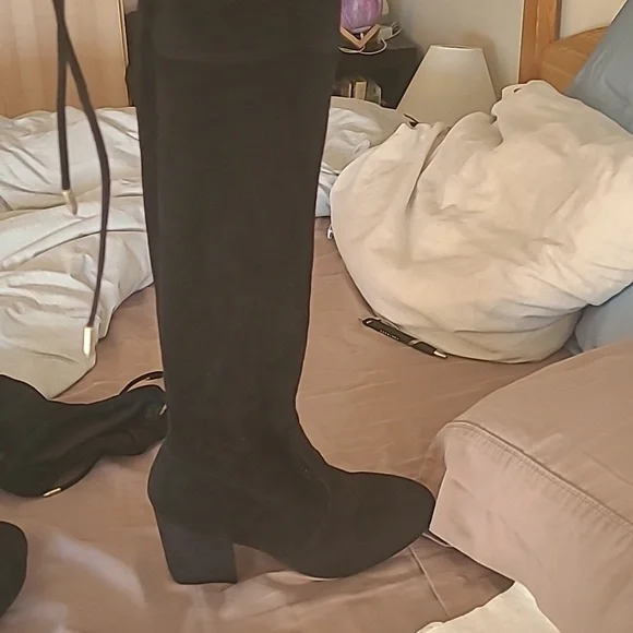 Boots - Picture 7 of 9